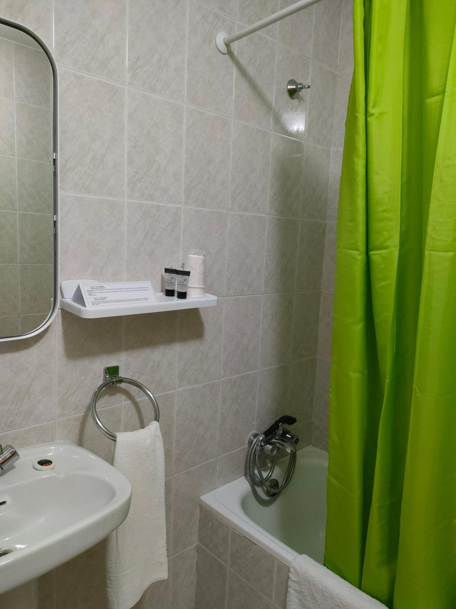 Pinares Guest house 2*